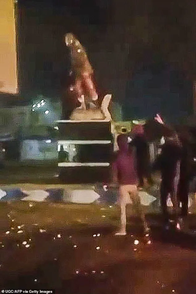 Iranian Protests Expand Amid Crackdown, Internet Restrictions, and Currency Crisis Origins