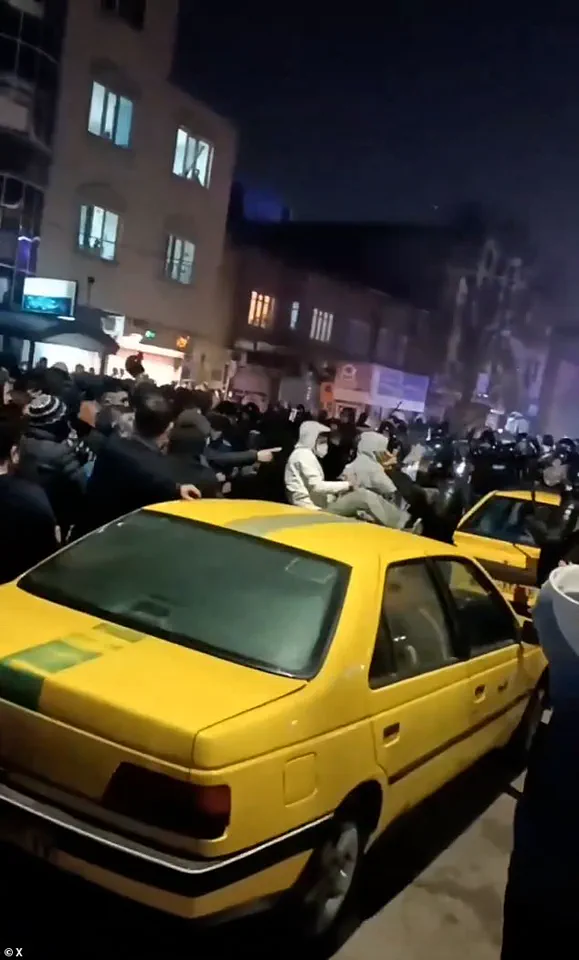 Iranian Security Agents Pose as Civilians to Lure Protesters into Deadly 'Killing Zones', Report Reveals