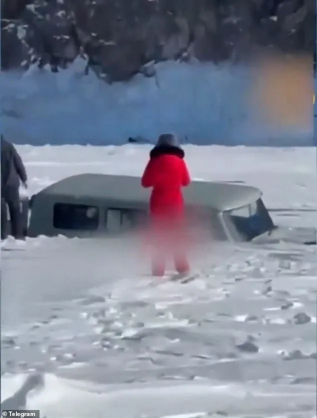 Seven Killed in Lake Baikal Tourist Crash; Survivor Rescued from Frozen Waters