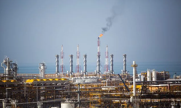 Missiles Strike Qatar's Ras Laffan as Iran Warns of Economic War, Sending Oil Prices Surging