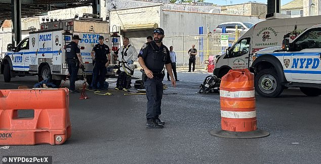 Seven men emerge from Brooklyn manhole, sparking police lockdown and viral footage.